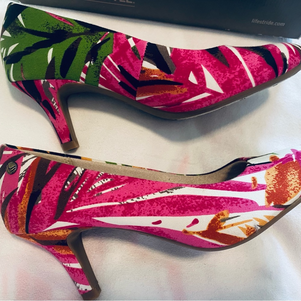 Parigi multi color Palm design heels by life Stride